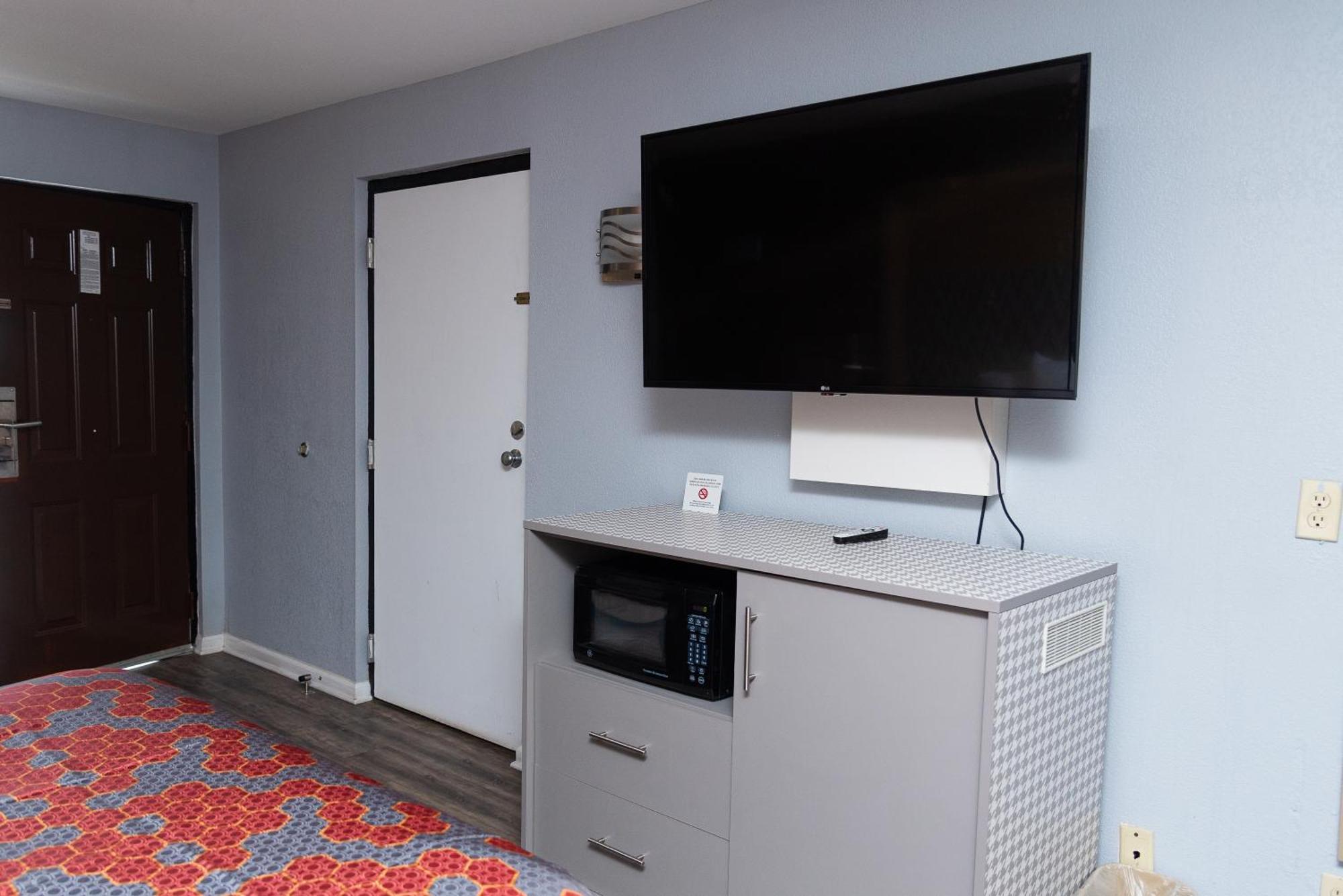 Columbus Inn And Suites Экстерьер фото
