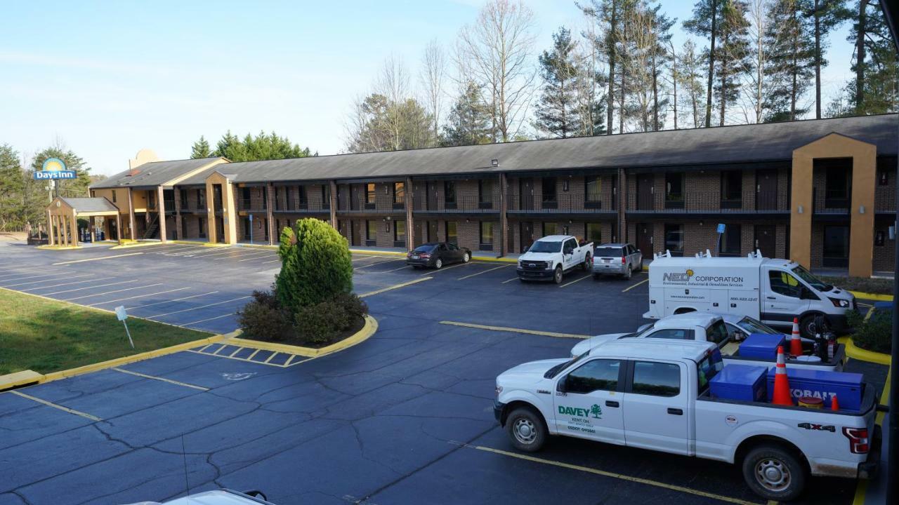 Columbus Inn And Suites Экстерьер фото